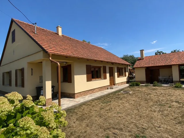 Eladó ház Lajoskomárom 94 nm