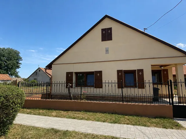 Eladó ház Lajoskomárom 94 nm