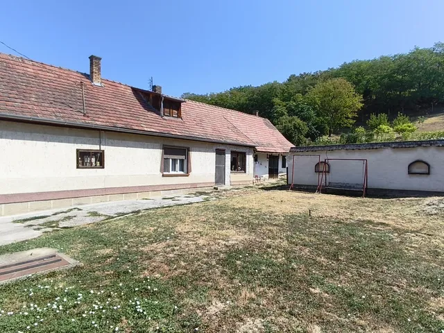 Eladó ház Pincehely 140 nm