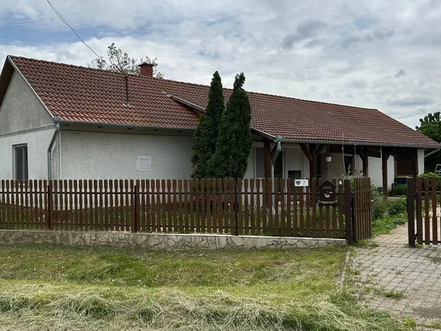 Eladó ház Tiszabercel 85 nm