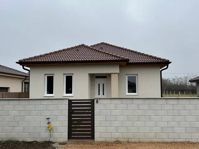 Eladó ház Nyíregyháza, Újkistelekiszőlő 95 nm