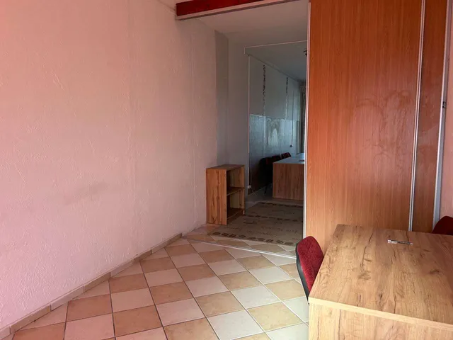 Eladó kereskedelmi és ipari ingatlan Nyíregyháza, Belváros 49 nm