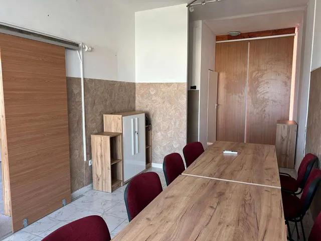 Kiadó kereskedelmi és ipari ingatlan Nyíregyháza, Belváros 17 nm