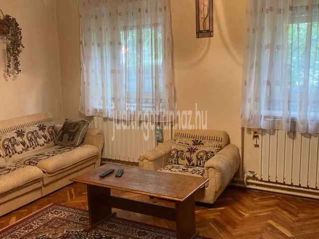 Eladó ház Nyíregyháza, Belváros, Kert 100 nm