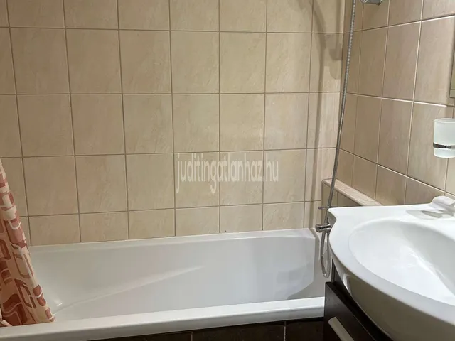 Eladó lakás Nyíregyháza, Érkert, Árpád utca 53 nm