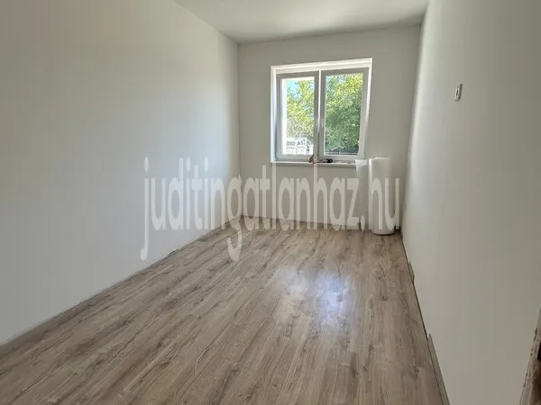 Eladó ház Nyíregyháza, Oros, Központ közeli 101 nm