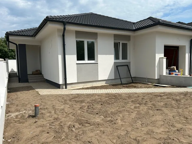 Eladó ház Nyíregyháza, Oros 101 nm