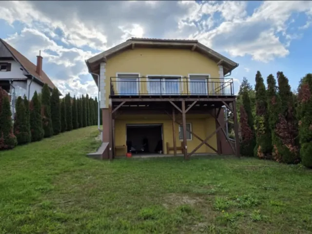 Eladó ház Nyúl 100 nm