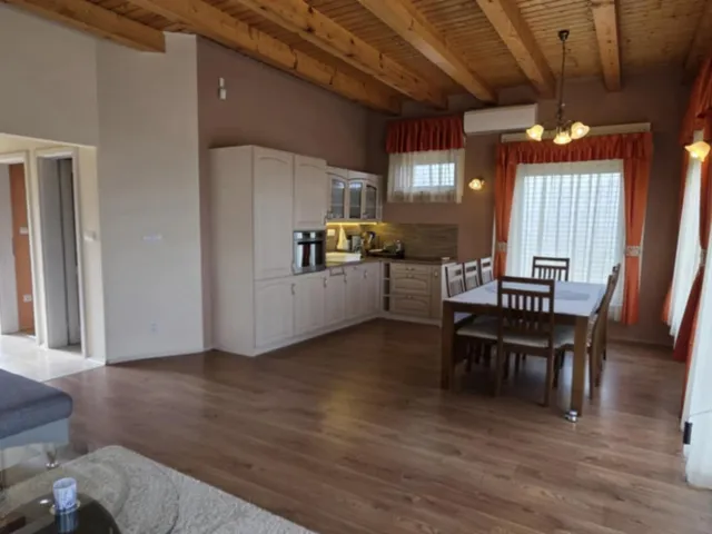 Eladó ház Nyúl 100 nm