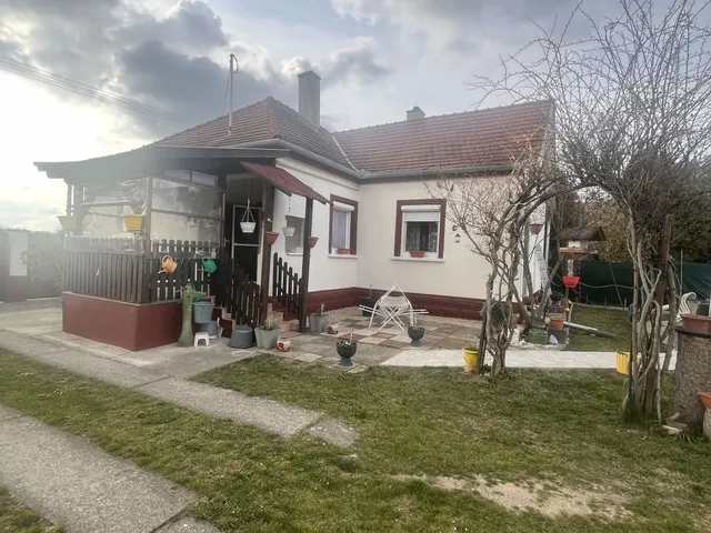 Eladó ház Szerecseny 90 nm