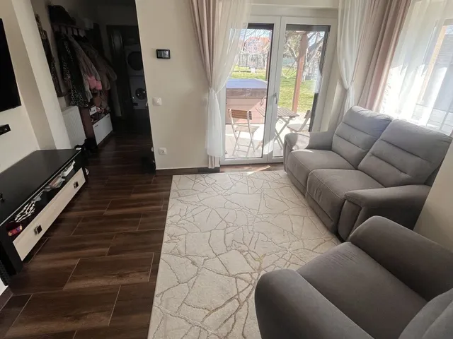 Eladó ház Pér 90 nm