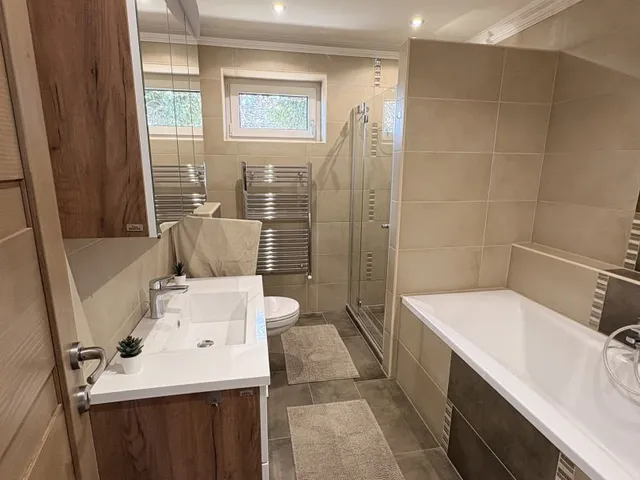 Eladó ház Pér 90 nm