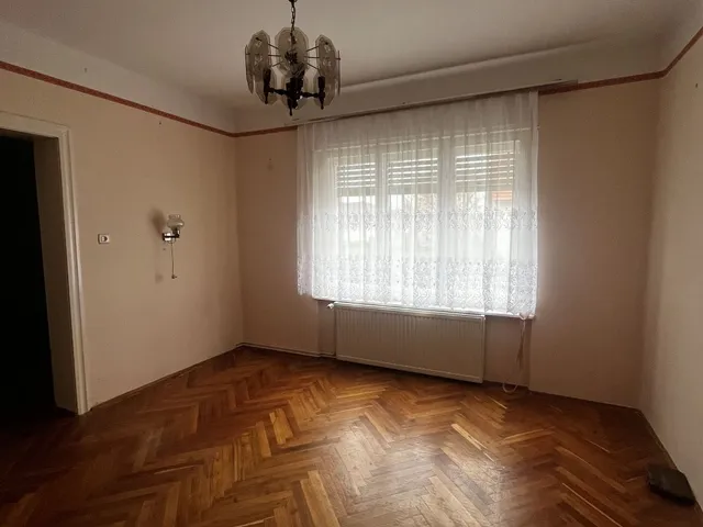 Eladó ház Csikvánd 135 nm