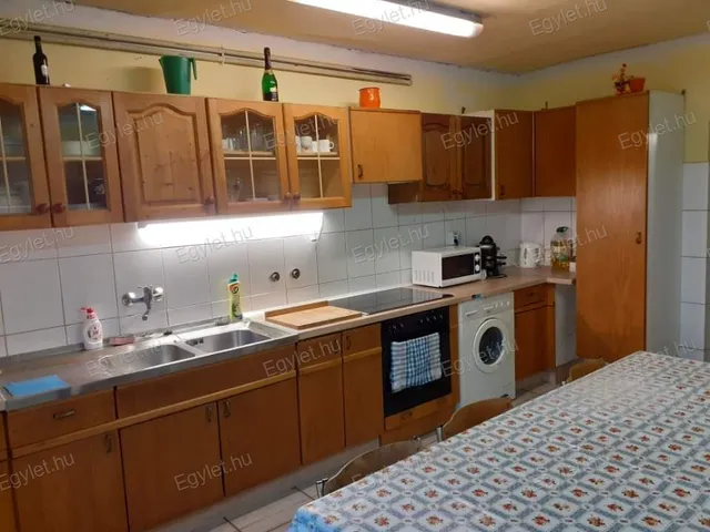 Eladó kereskedelmi és ipari ingatlan Kiskunlacháza 2600 nm