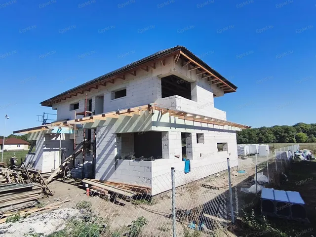 Eladó ház Tordas 130 nm