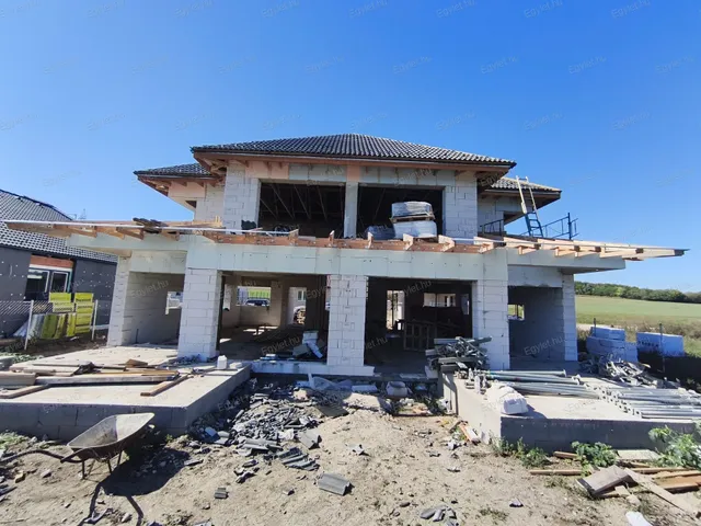 Eladó ház Tordas 130 nm