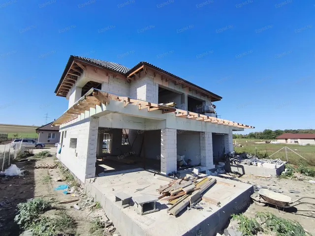 Eladó ház Tárnok 130 nm