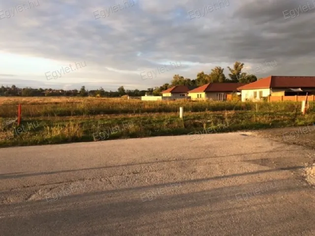 Eladó telek Nagytarcsa 846 nm