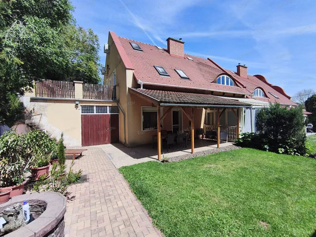 Eladó ház Százhalombatta, Óváros 94 nm