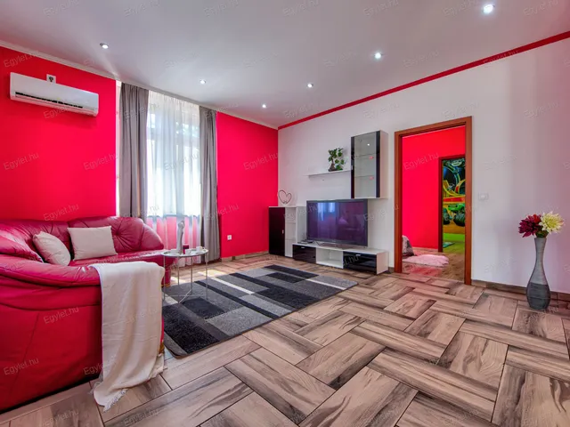 Eladó ház Budapest XVIII. kerület, Bókaytelep 175 nm