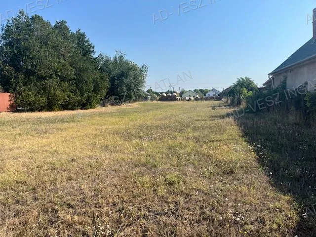 Eladó telek Dabas, Felsőbesnyő 1268 nm