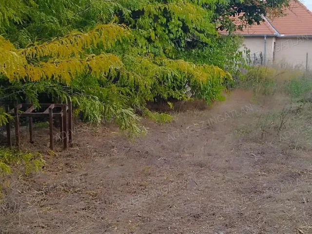 Eladó telek Inárcs 824 nm