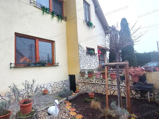 Eladó ház Tarján 220 nm