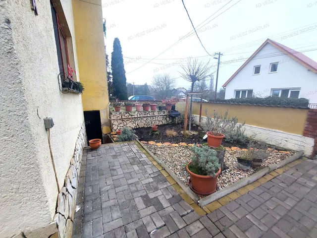 Eladó ház Tarján 220 nm