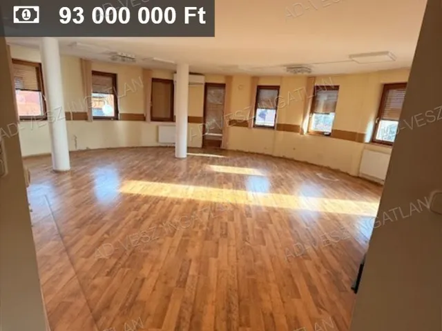 Eladó lakás Dabas 117 nm