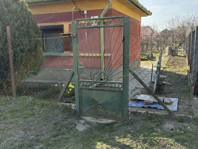 Eladó ház Felsőpakony 39 nm