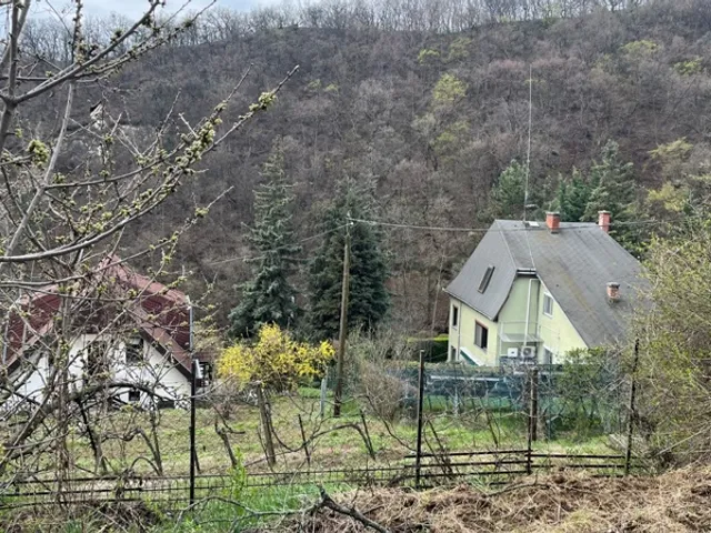 Eladó telek Budapest XII. kerület, Farkasvölgy 1385 nm