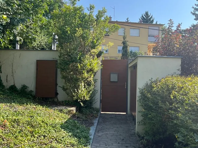 Kiadó ház Budapest XI. kerület, Sasad-Sashegy XI. ker. 360 nm