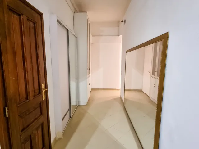 Eladó lakás Budapest VI. kerület, Nagykörúton belüli terület 76 nm