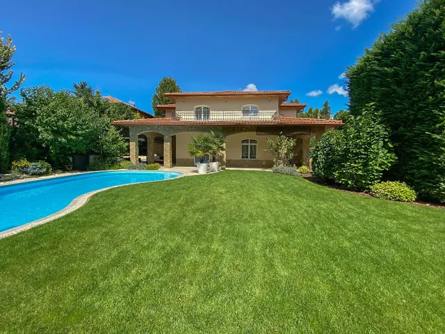 Eladó ház Göd, Felsőgöd 426 nm