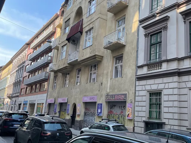 Eladó lakás Budapest VI. kerület, Nagykörúton belüli terület 117 nm