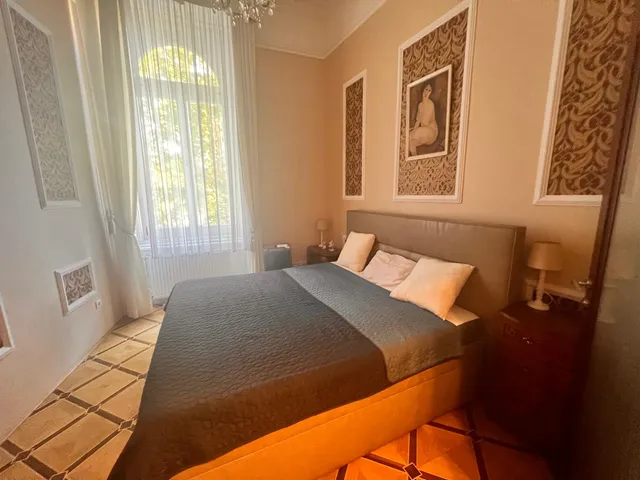 Kiadó lakás Budapest VI. kerület, Diplomatanegyed, Kodály körönd 140 nm