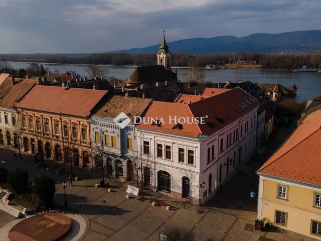 Eladó új építésű lakópark Vác, Március 15. tér 92 nm