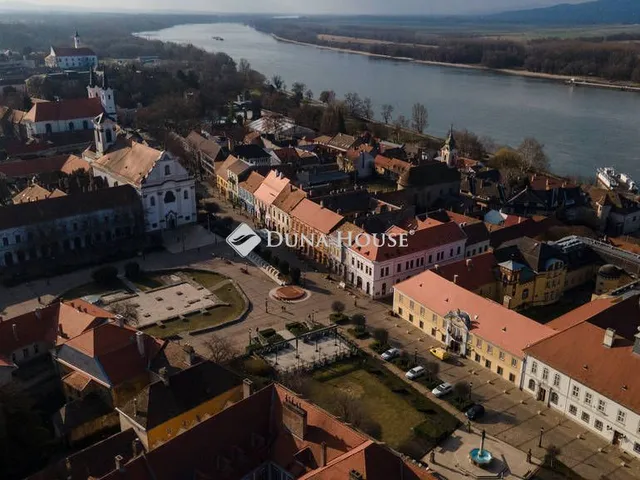 Eladó új építésű lakópark Vác, Március 15. tér 92 nm