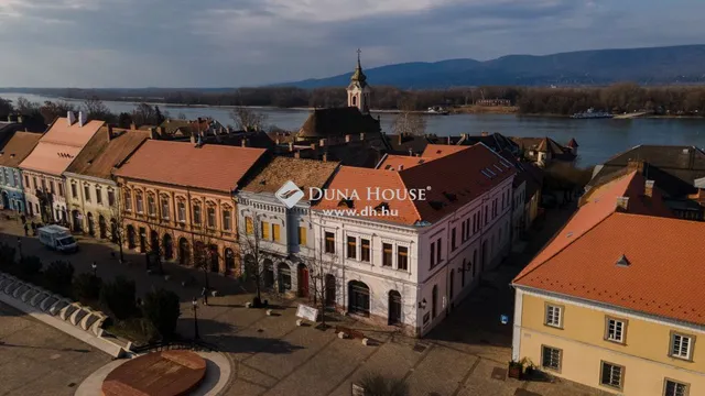 Eladó új építésű lakópark Vác, Március 15. tér 92 nm