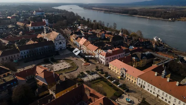 Eladó új építésű lakópark Vác, Március 15. tér 92 nm