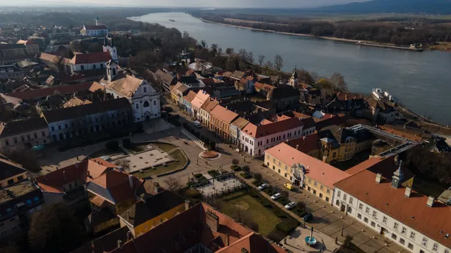 Eladó lakás Vác, Március 15. tér 92 nm