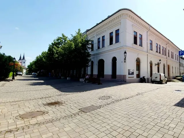 Eladó lakás Vác 117 nm