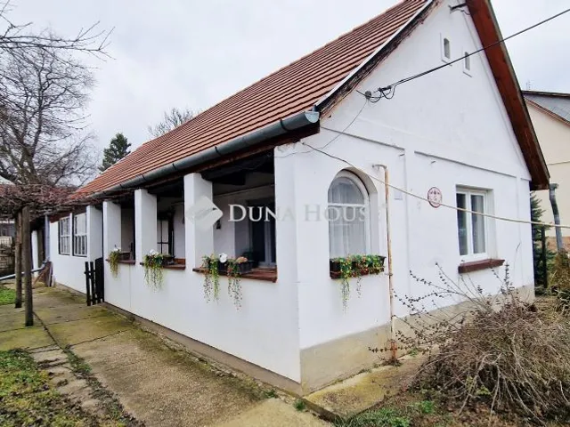 Eladó ház Penc 51 nm