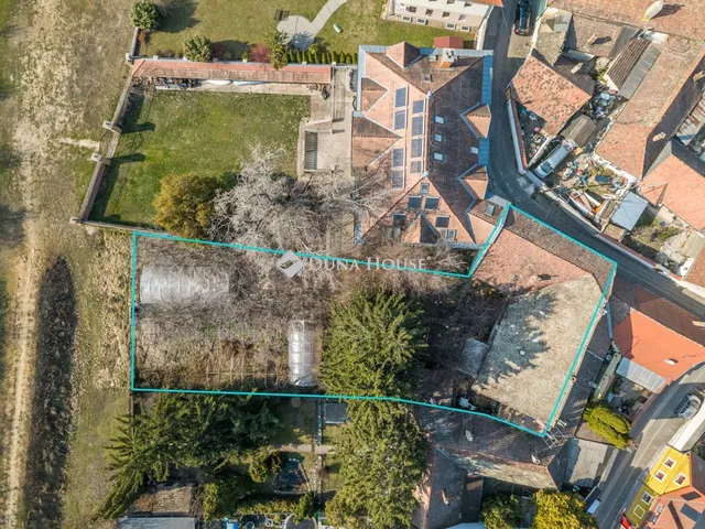 Eladó telek Vác 1078 nm