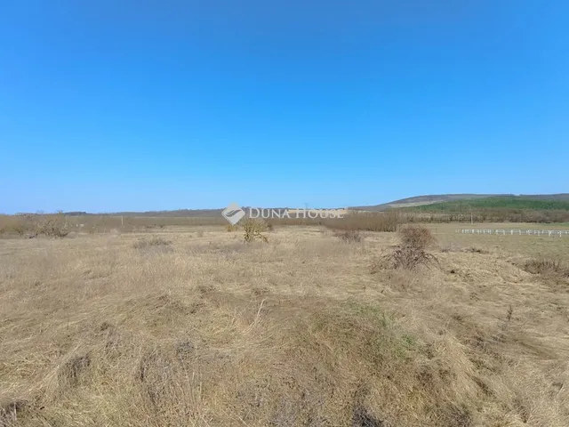 Eladó telek Vácduka 12548 nm