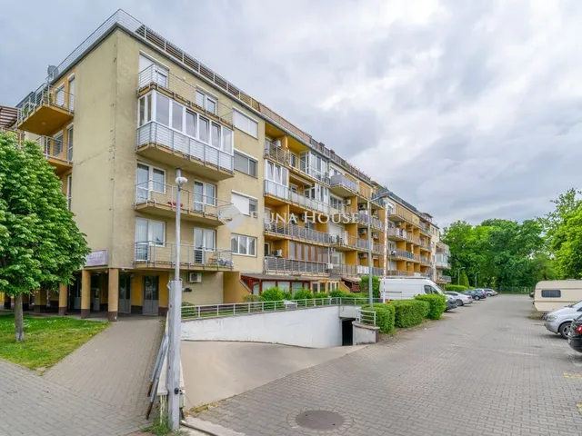 Eladó garázs Budapest X. kerület, Kőbányai út 12 nm