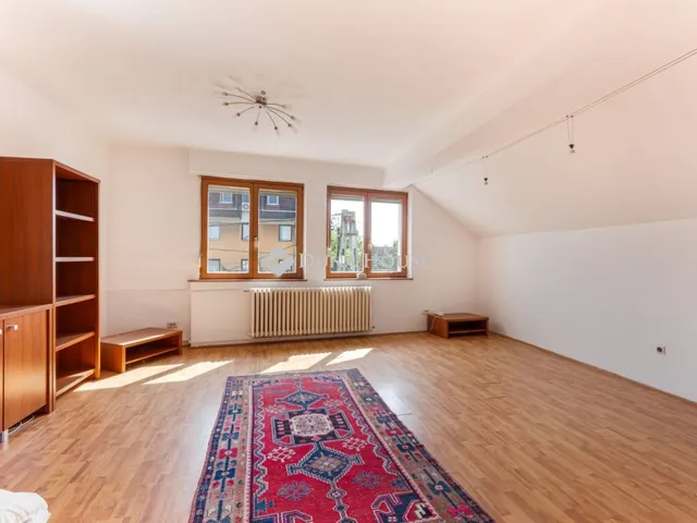 Eladó lakás Budapest XIV. kerület, Cinkotai út 136 nm