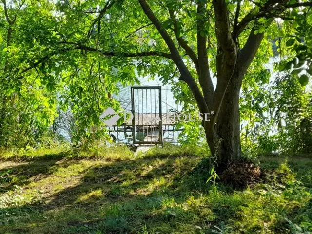 Eladó telek Szolnok 585 nm