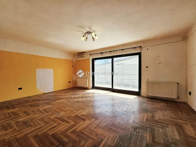 Eladó lakás Fót, József Attila utca 90 nm