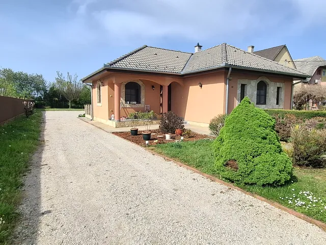 Eladó ház Kaposvár, Toponár 97 nm